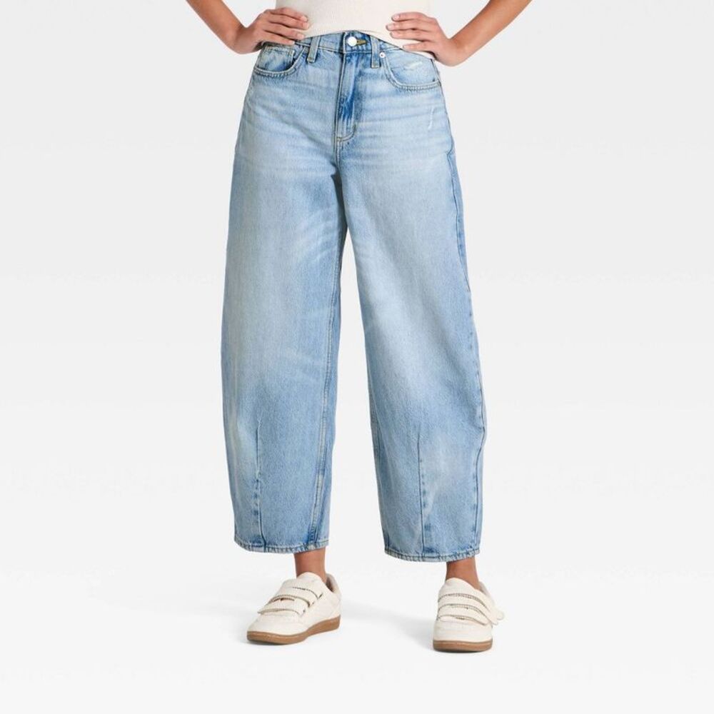 Women's High-Rise Easy Barrel Jeans - Universal Thread Light Wash 10 Long